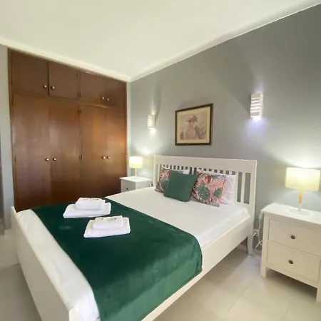 8 By Homing Албуфейра