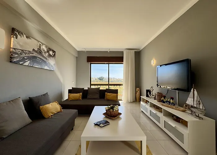 8 By Homing Albufeira