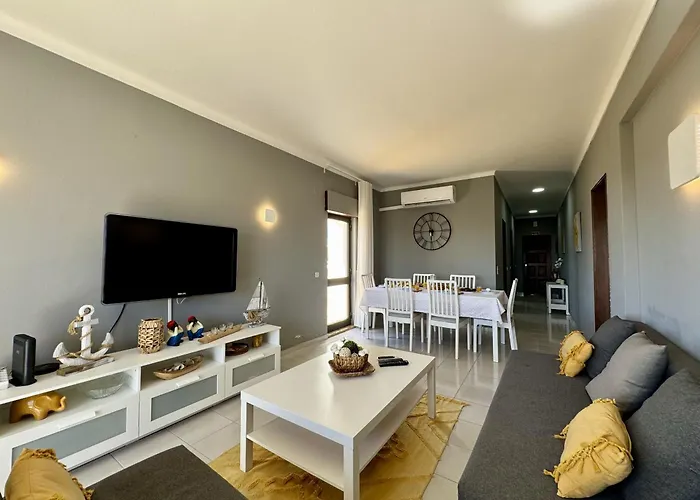 8 By Homing * Albufeira