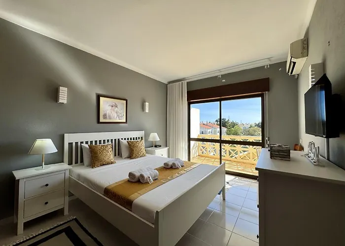 8 By Homing * Albufeira