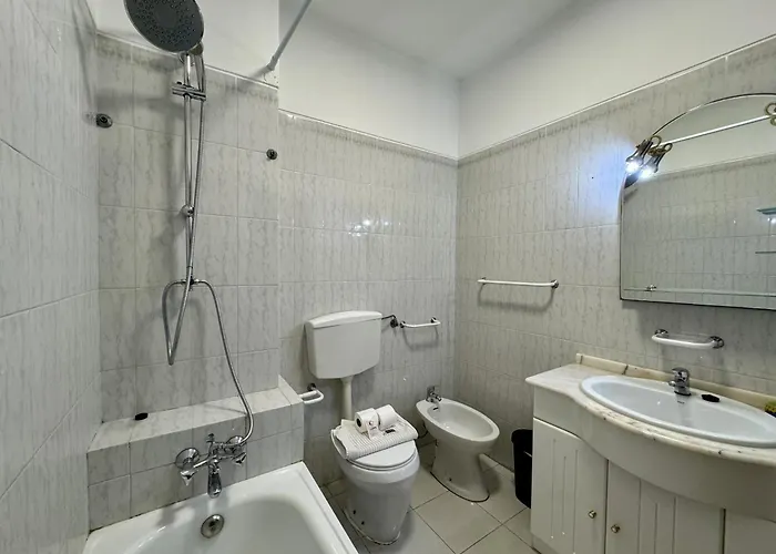 8 By Homing Apartment *