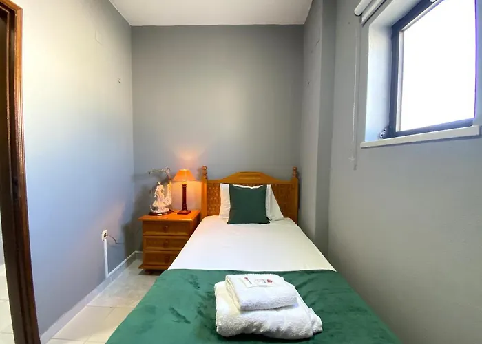 8 By Homing Αλμπουφέιρα